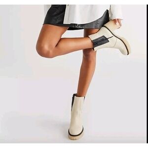 Free People NIB James Chelsea Boots White Size 7/37.5 Chunky Platform 90s $178